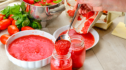Простой рецепт вкуснейшего кетчупа из томатов  - Беккер Простой рецепт вкуснейшего кетчупа из томатов